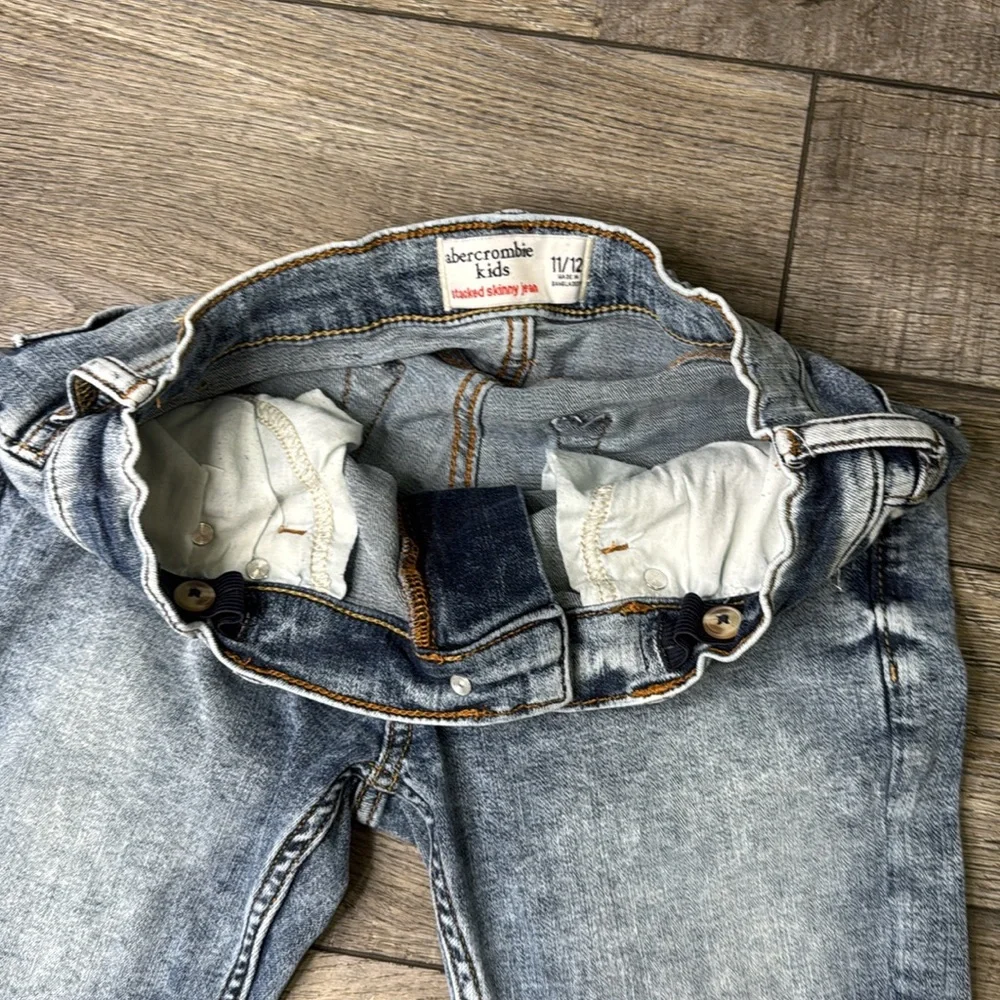 Abercrombie Kids Light Blue Distressed Skinny Jeans